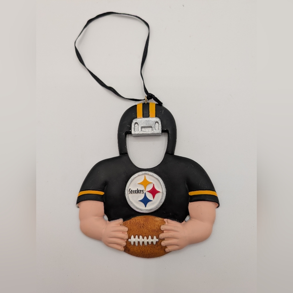 NFL Football 🏈 Pittsburgh Steelers Holiday Ceramic Ornament.